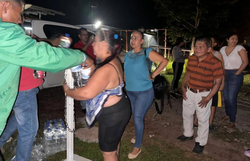 Autoridades establecen plan de contingencia para la barriada 7 de septiembre por falta de agua potable