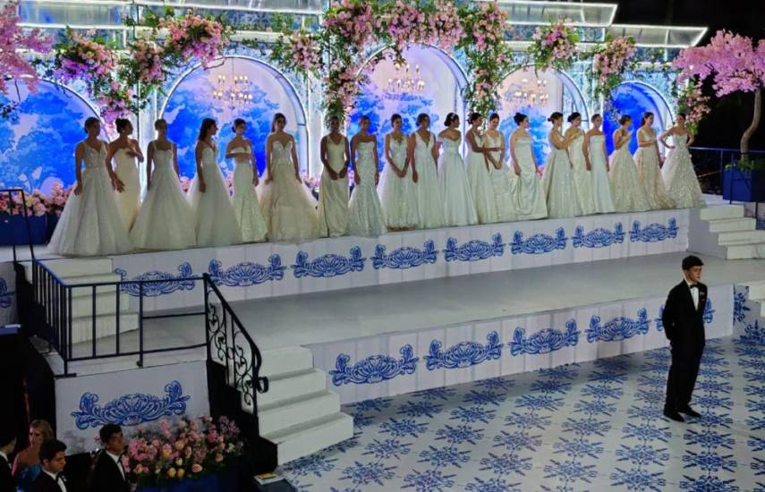 Noche mágica en el Festival de Debutantes de Panamá