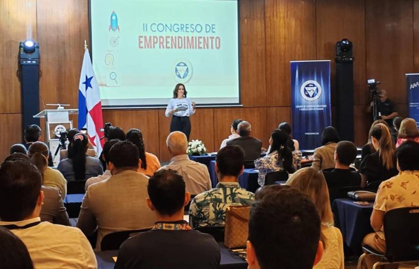 ML | Asistentes al congreso de emprendimiento.