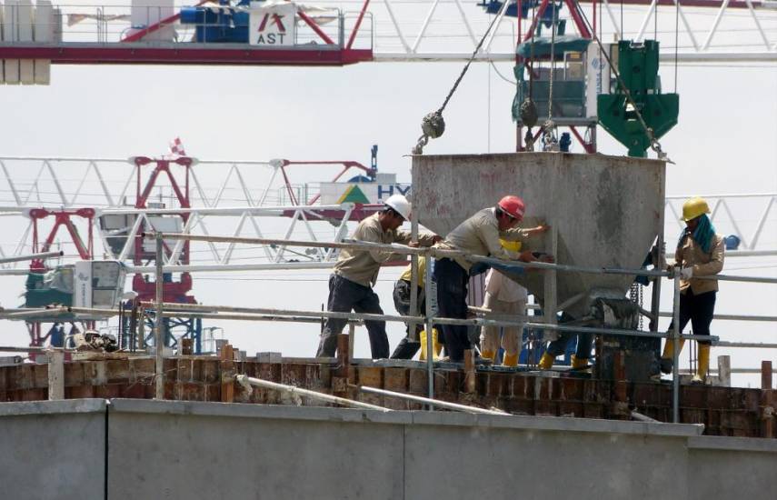 La construcción se reacomoda