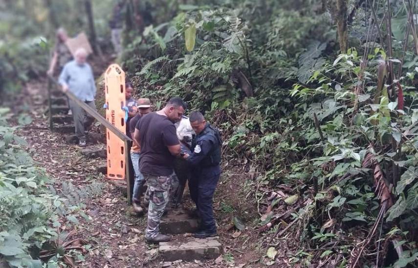 Rescatan a turista que cayó desde un puente en Chame