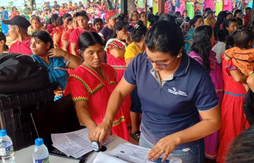 ML | Entrega de las Tarjetas Clave Social en la comarca Ngäbe Buglé.