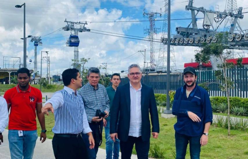 ML | Autoridades panameñas y de República Dominicana en el recorrido.