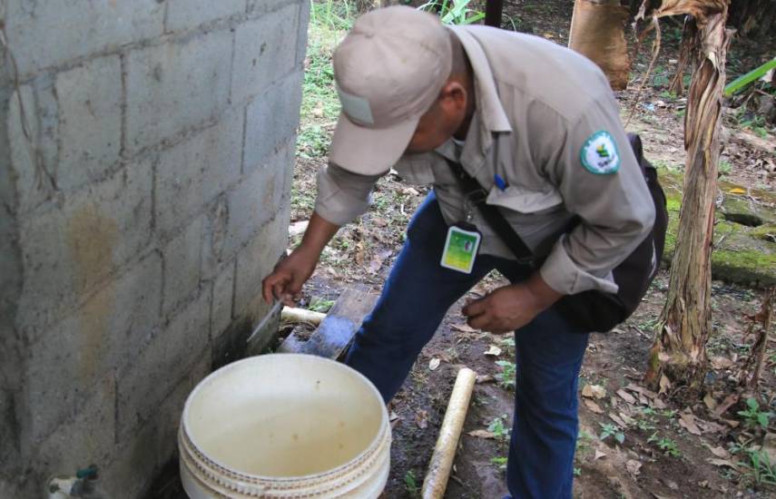 Minsa confirma más de 27 mil casos y 49 defunciones por dengue en Panamá