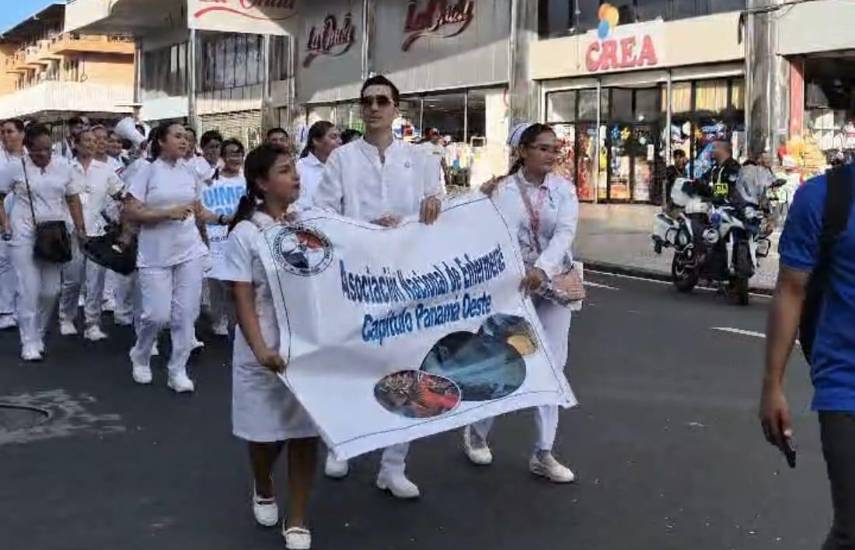 Marcha solidaria de enfermeras