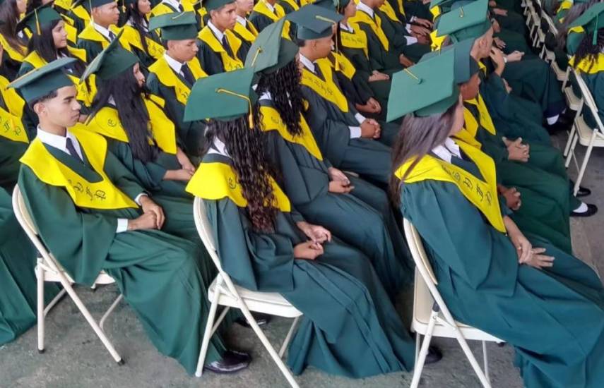 Más de 93 mil estudiantes se graduarán