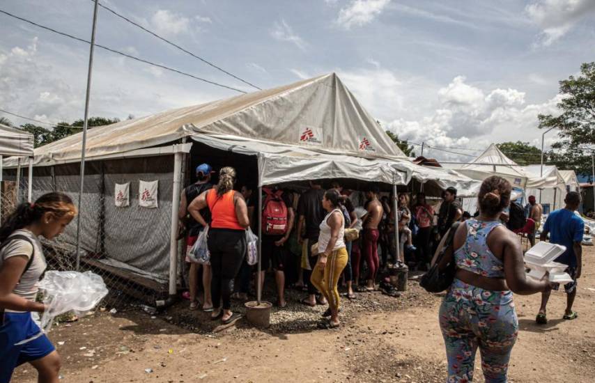 Una carpa de la ONG Médicos Sin Fronteras (MSF) en Darién.