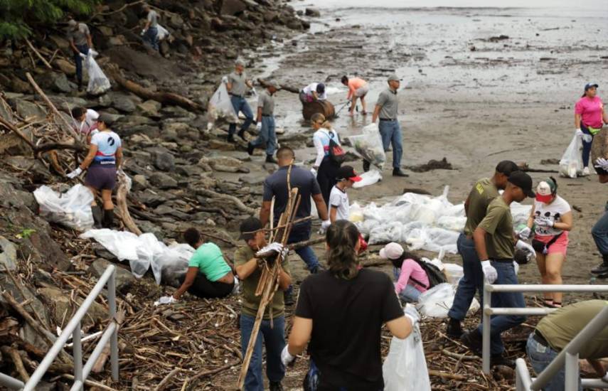 Limpieza de rampa de Amador organizada por la Alcaldía de Panamá