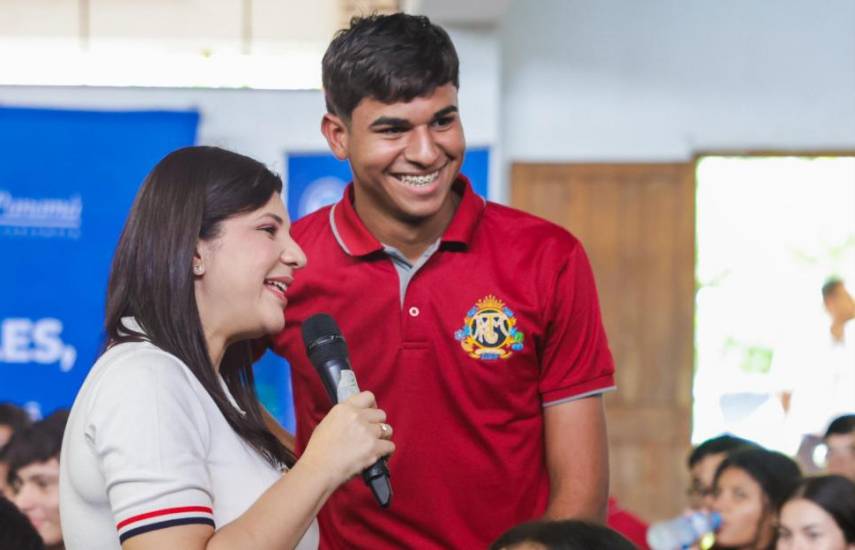 Mitradel orienta a estudiantes de Las Tablas sobre carreras prioritarias