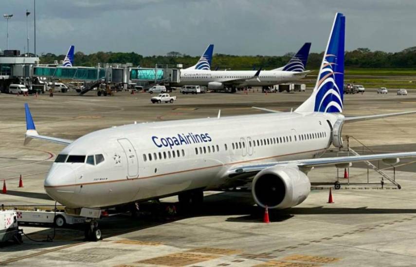 Pasajero intenta abrir la puerta de un avión en pleno vuelo en Panamá