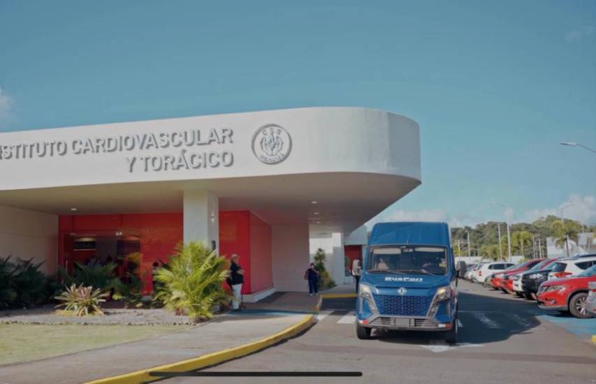 El bus realizará paradas en los diferentes institutos y centros dentro de la Ciudad de la Salud.