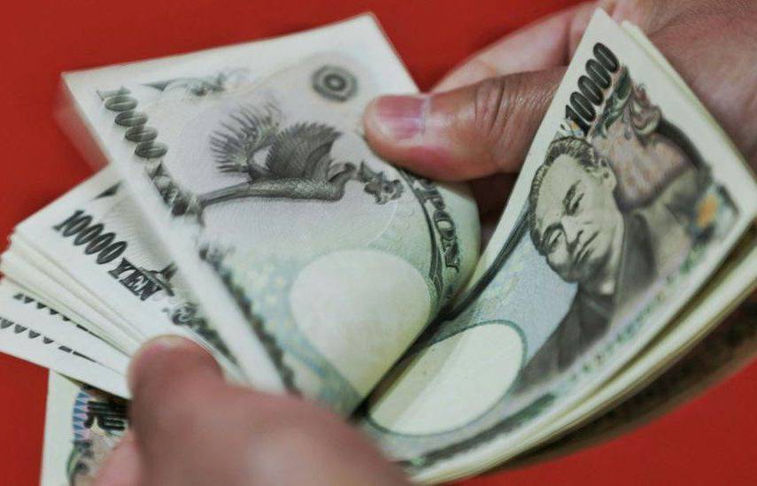 El yen cae a mínimos desde 1986 frente al dólar