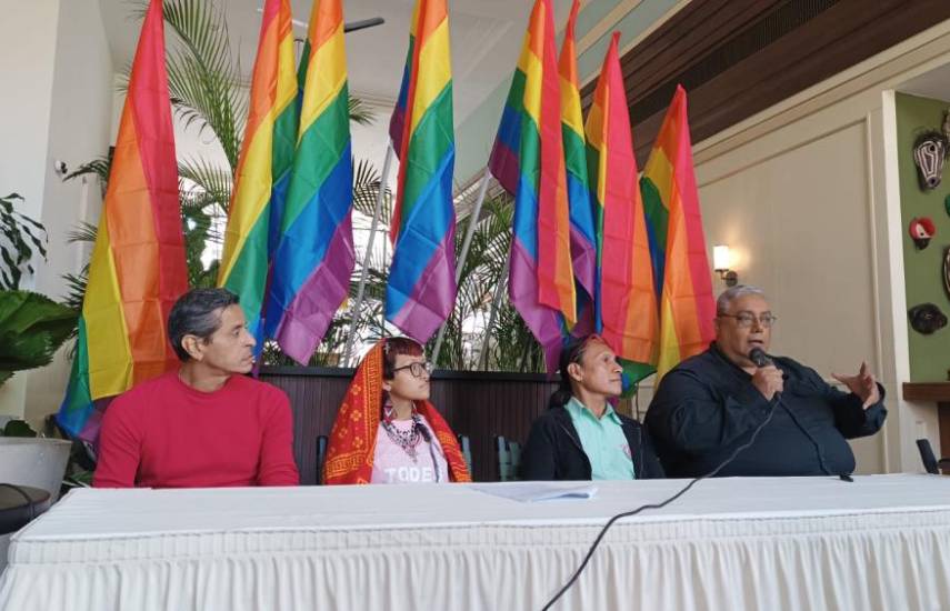 Tras 20 años, pioneros LGBTIQ+ vuelven a las calles en Panamá