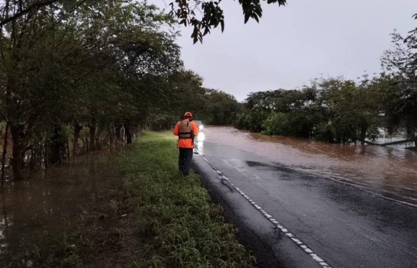 Sinaproc establece aviso de vigilancia por lluvias y tormentas en todo el país