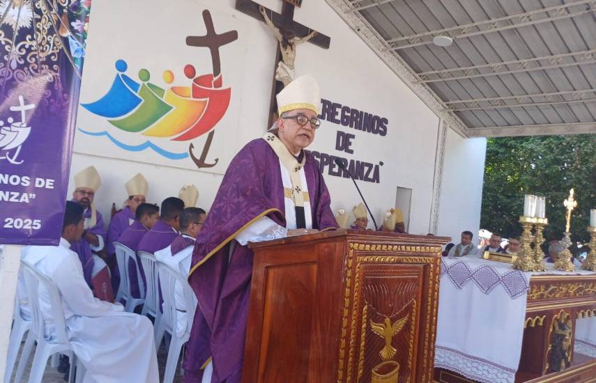 Monseñor Ulloa envía mensaje a la comunidad educativa en el inicio de clases