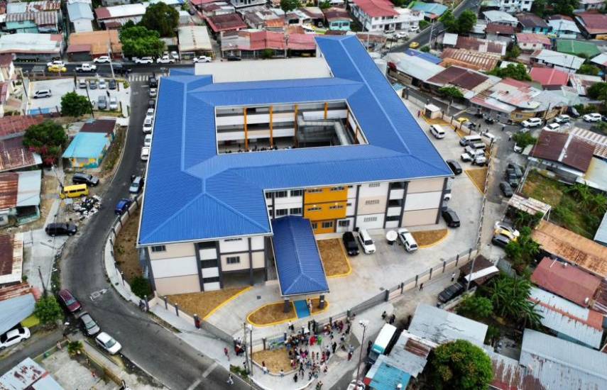 Presidente inaugura nuevas instalaciones de la escuela República de Italia en San Miguelito