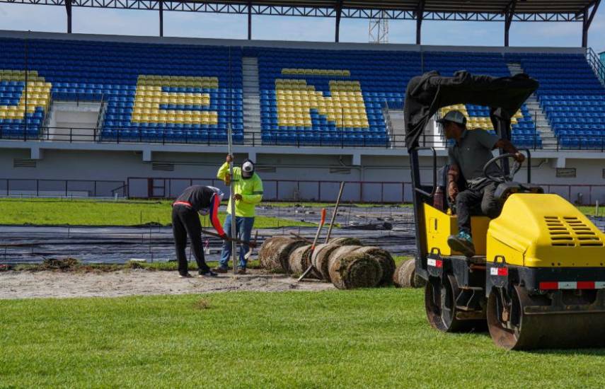 Avanzan adecuaciones en el estadio Juan Miguel “Rico” Cedeño, en Herrera