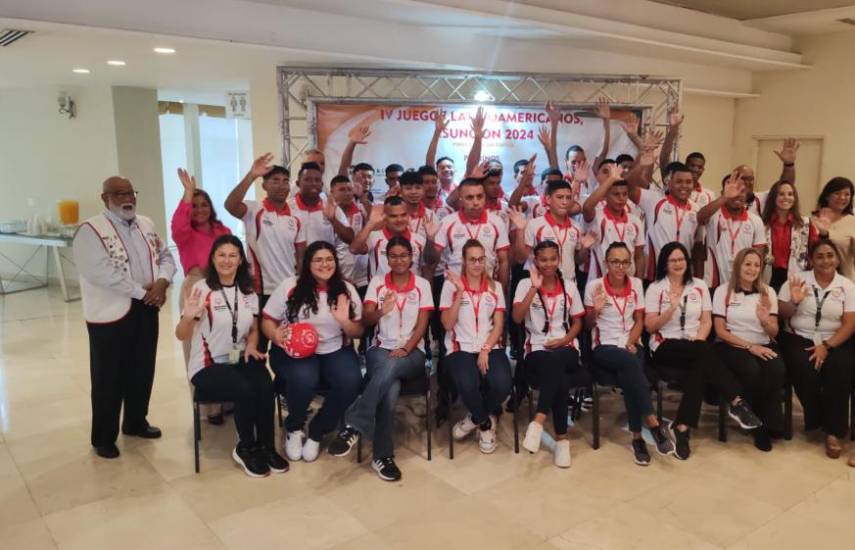 R.Robinson | Delegación de Panamá para los IV Juegos Latinoamericanos de Olimpiadas Especiales 2024, en Paraguay, durante el acto de presentación del equipo en un hotel en Ciudad de Panamá.