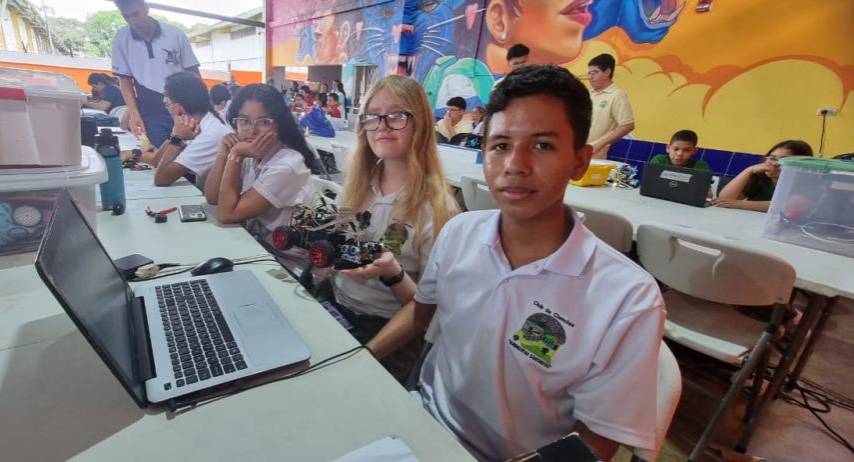 Estudiantes de Panamá Oeste participan de la 7ma Olimpiada Regional de Robótica.